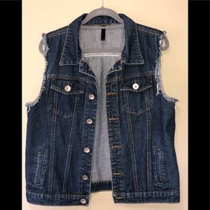 Size XL Jean vest with frayed edges